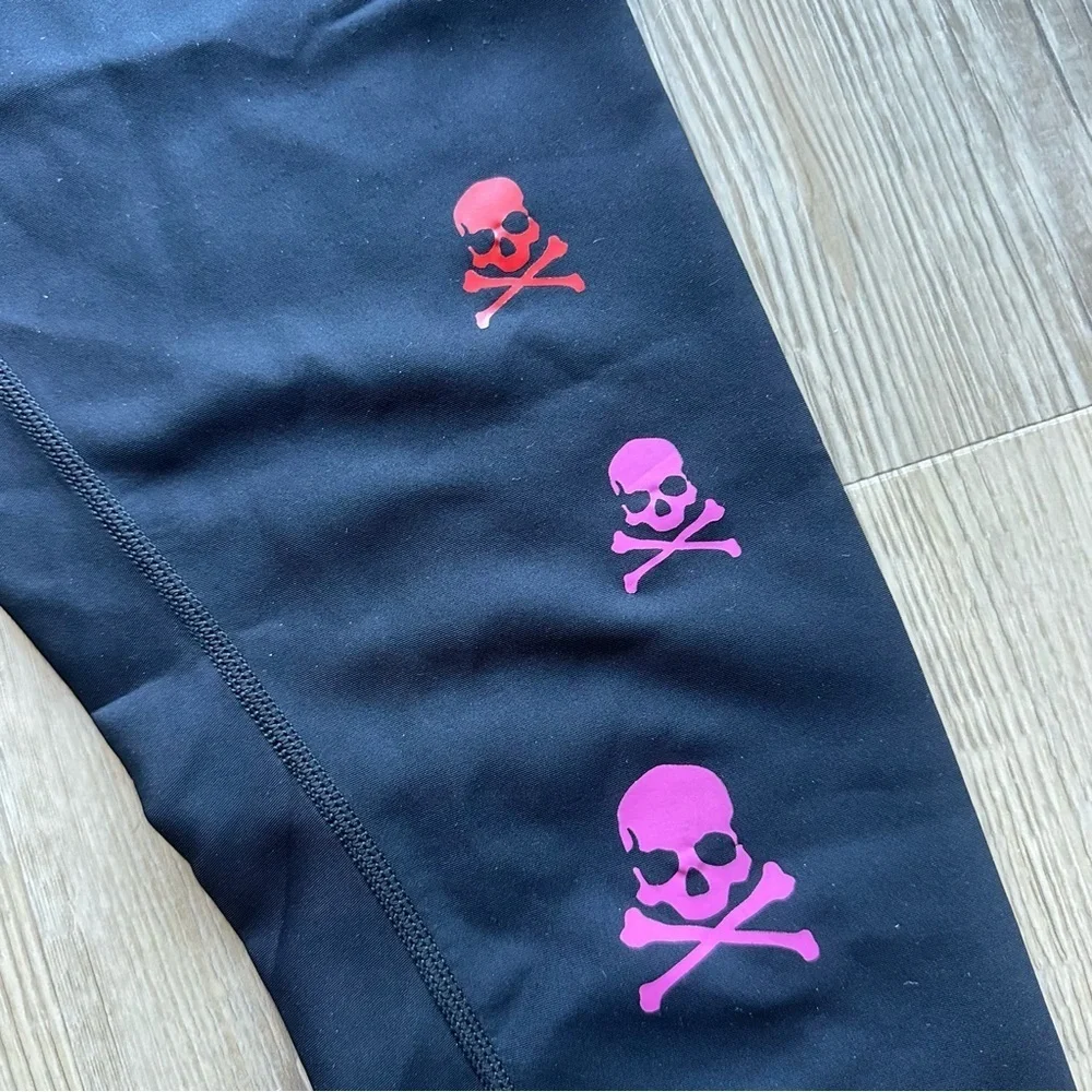 ULTRACOR x SoulCycle Scatter Skull Leggings Size Medium Women’s workout pants - Picture 8 of 10